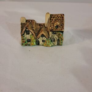 Tey Pottery cotswold cottages #29 & Corner Shop #34  Britain In Miniature